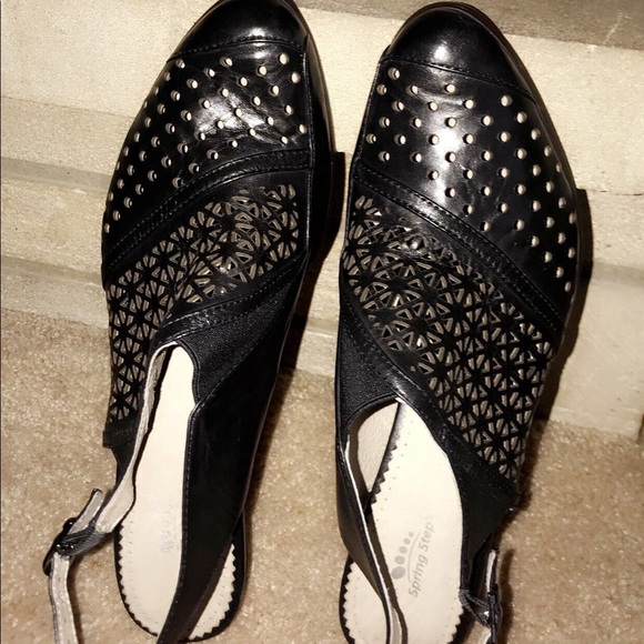 Women’s French-style Cutout Heels - Picture 1 of 5